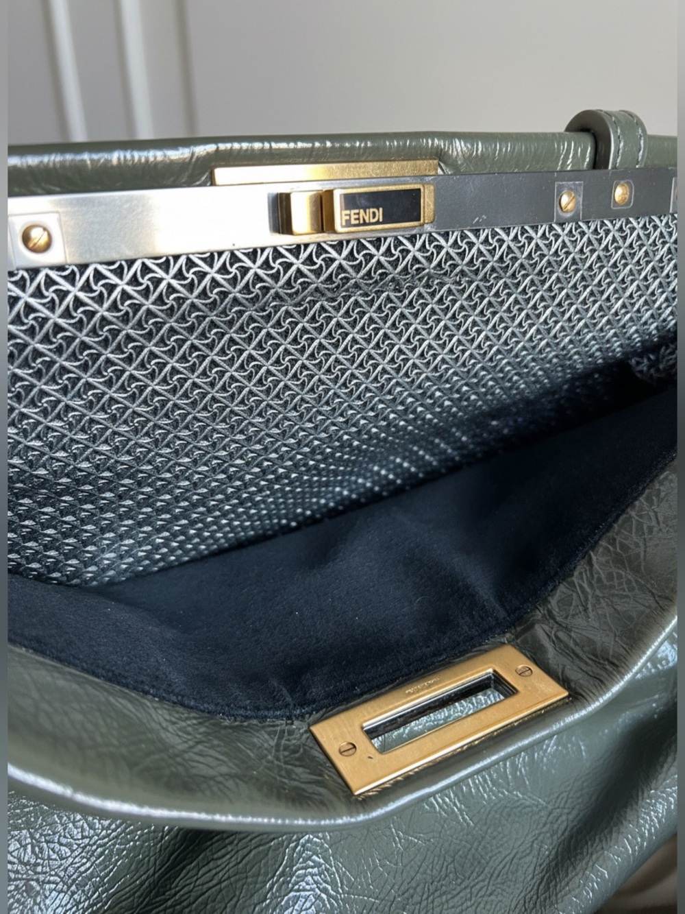 Fendi Large Peekaboo Iconic Satchel bag - Picture 6 of 11